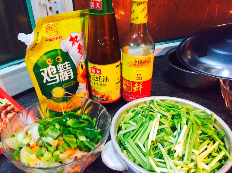 爆炒蒜苗的做法图解2