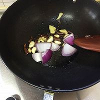 土豆香菇炖排骨的做法图解8