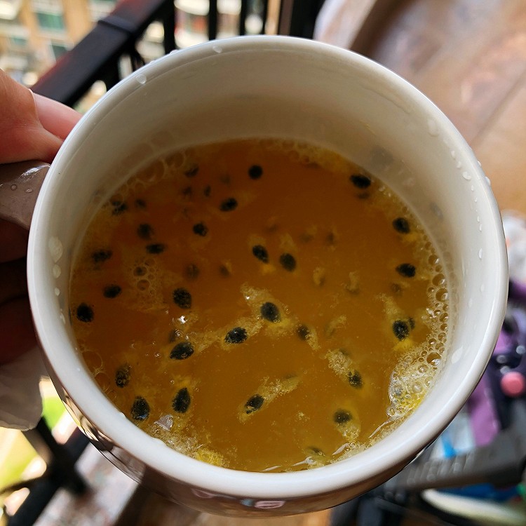 百香鲜柠气泡水的做法