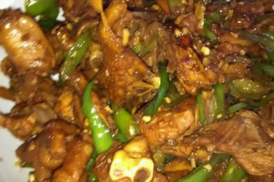 辣椒炒鸡肉