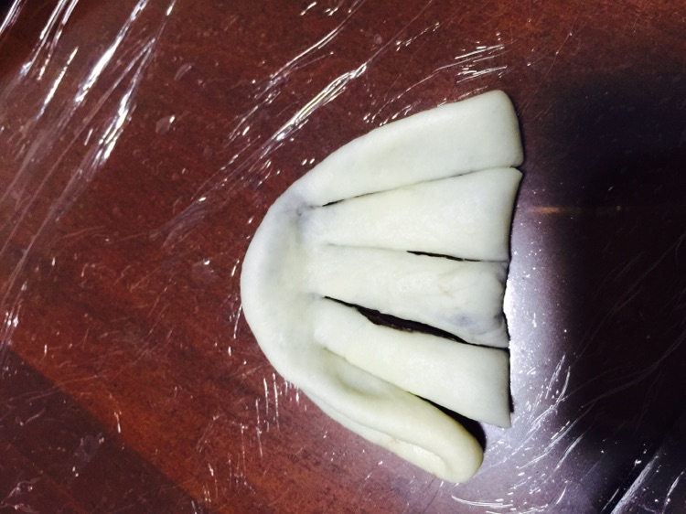 豆沙面包的做法图解3
