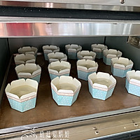 不回缩、不塌陷、不需要倒扣的戚风杯(纸杯蛋糕)的做法图解12