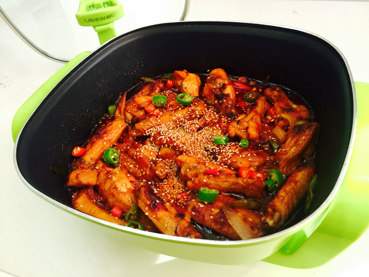 韩式辣鸡翅锅的做法