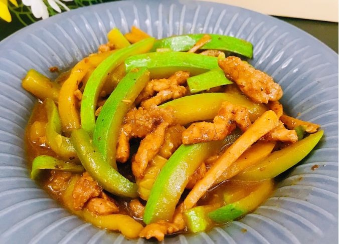 西葫芦炒鸭胸的做法