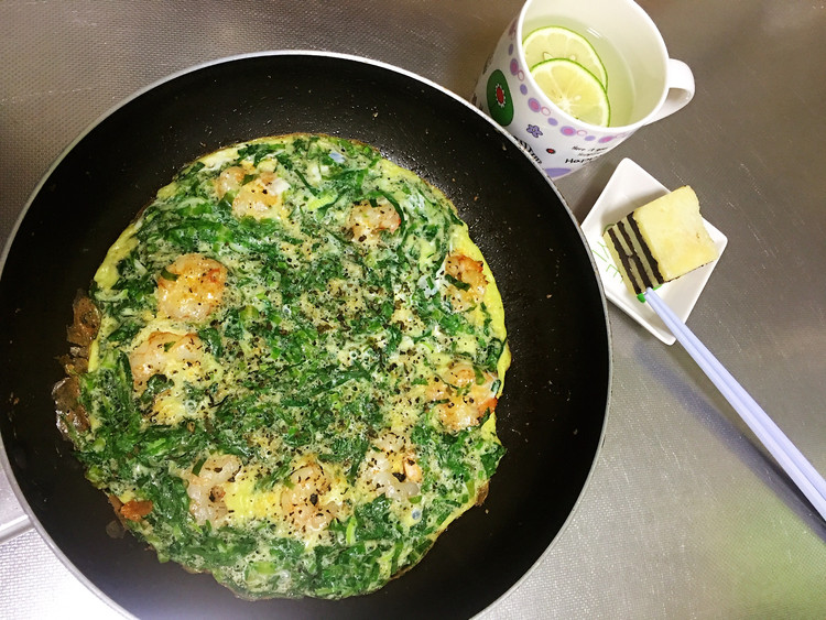 鲜蔬虾仁鸡蛋饼的做法