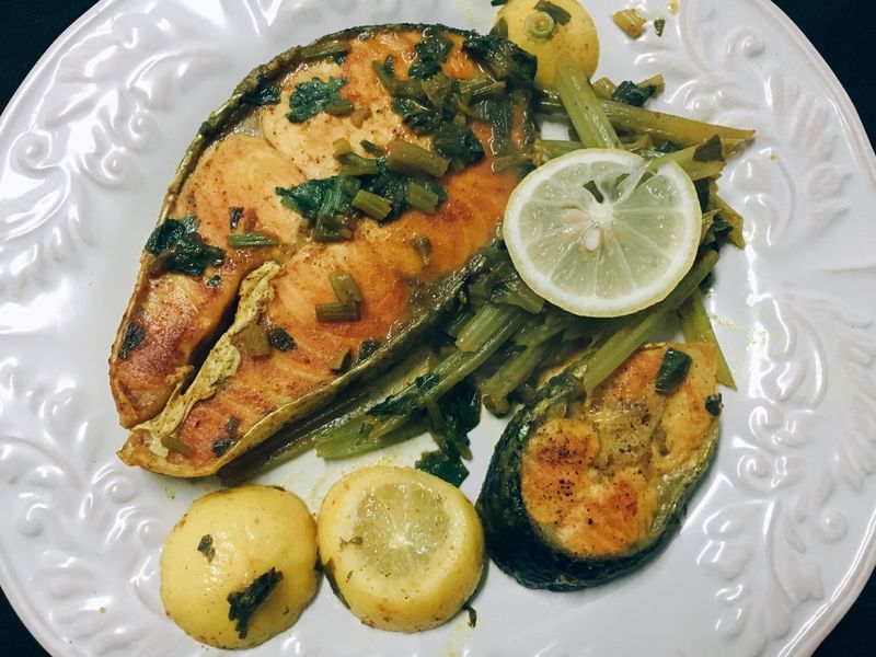 Salmon with lemon curry