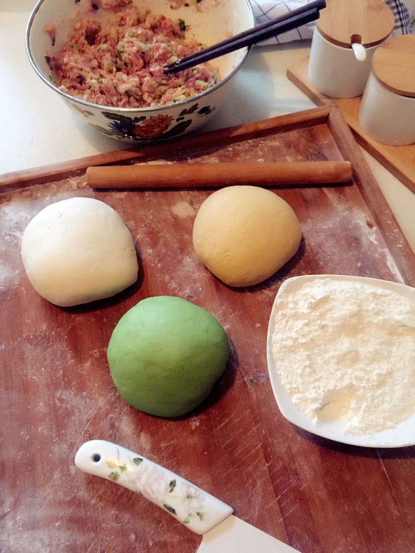 翡翠白菜水饺（白菜形状的水饺）的做法图解3