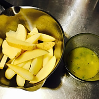 西餐厅的美味香草薯条的做法图解1