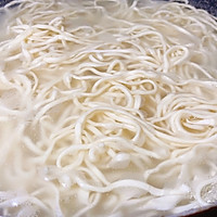 鸡蛋虾仁炒面的做法图解2