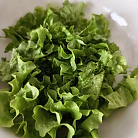 鸡蛋黄瓜生菜沙拉的做法图解3