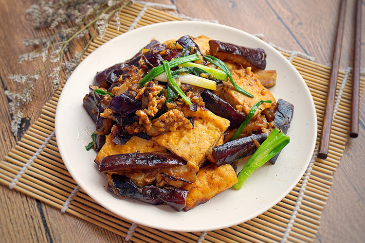 豆干烧茄子的做法