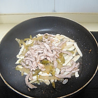 白灵菇榨菜炒肉丝的做法图解8