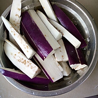 肉末茄子的做法图解1