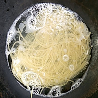黑椒牛排配意粉的做法图解2