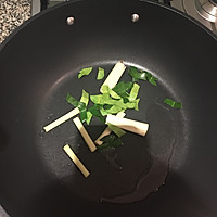 充满东南亚风味的香茅椰汁鸡翅的做法图解4