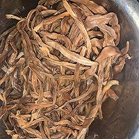 红烧肉炖豆角干的做法图解7