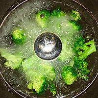 黑椒鸡胸肉意大利面的做法图解2