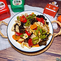 #一勺葱伴侣，成就招牌美味#刘小厨的家常菜：酱香尖椒爆炒鱿鱼的做法图解10