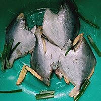 清蒸鲳鱼的做法图解1