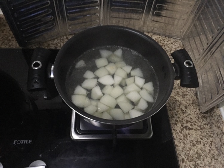 山楂雪梨汤的做法图解5