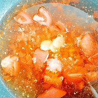 减脂番茄龙利鱼汤的做法图解3
