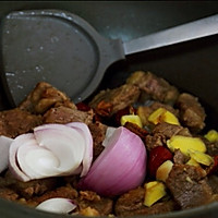 土豆烧牛肉的做法图解5