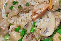 汤浓+菌鲜+味美=鲜菇菌滑肉饭，香而不腻，老少皆宜的做法