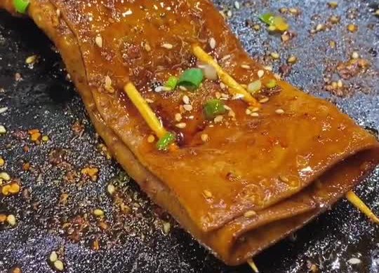 在家想吃烤豆干？家庭版的来了，在家想吃就吃，麻辣鲜香！