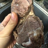牛肉汤粉的做法图解2