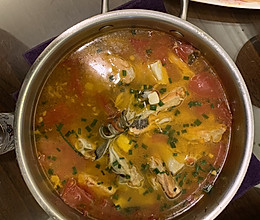 三文鱼鱼尾豆腐番茄汤的做法