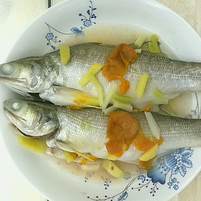 清蒸梅汁芦笋鱼