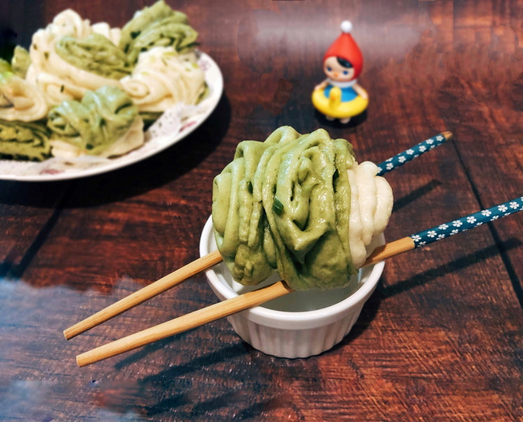 【卷】双色白菜花卷的做法