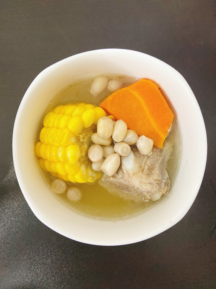 [补气广东汤] 胡萝卜花生玉米汤的做法