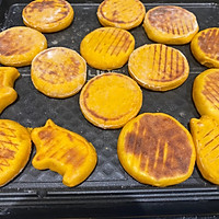 松软南瓜小饼饼的做法图解9