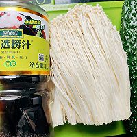 #珍选捞汁 健康轻食季#捞汁金针菇拌黄瓜的做法图解2