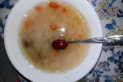 银耳红枣枸杞桂圆汤