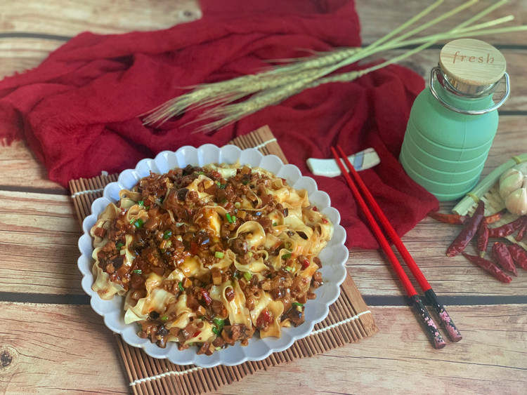 香菇肉酱面的做法