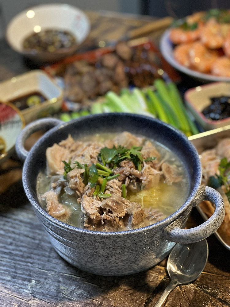 五花肉炖酸菜的做法