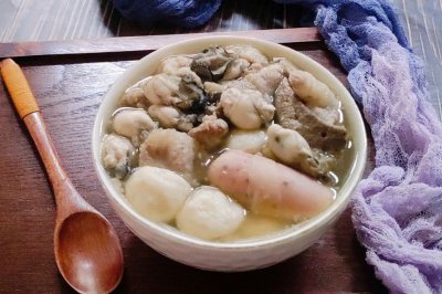 鲜蚝丸子猪肝廋肉汤