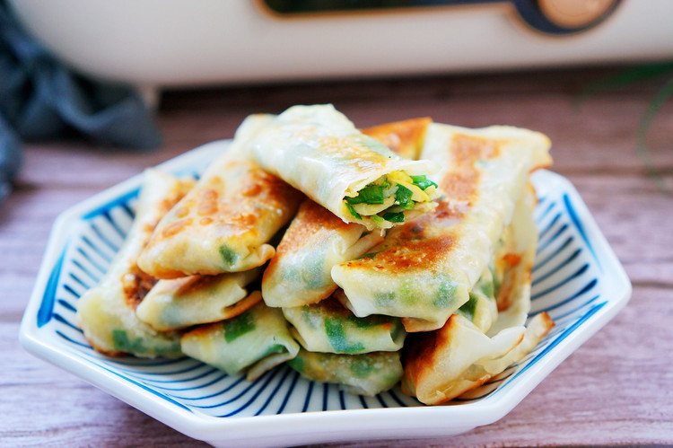 饺子皮版韭菜鸡蛋馅饼的做法