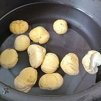 板栗山药红枣粥的做法图解3