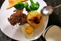 开学第一餐--- 土豆泥牛肉配白水蛋西兰花的做法