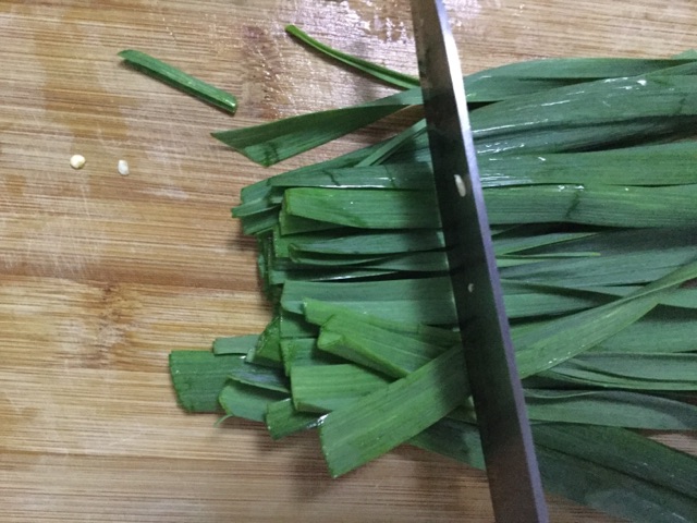 青蒜腐竹烧肉的做法图解8