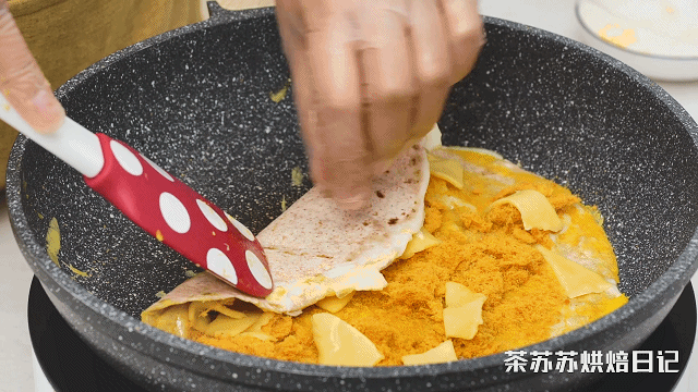 肉松鸡蛋卷饼的做法图解4