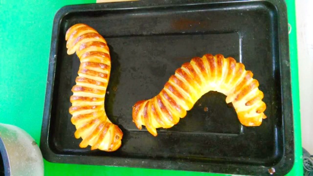 小阳美食-----毛毛虫面包