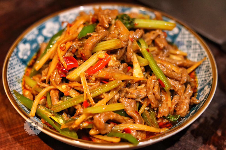 下饭菜—仔姜炒牛肉的做法