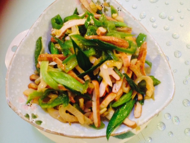 Stir fried dried mustard with green pepper