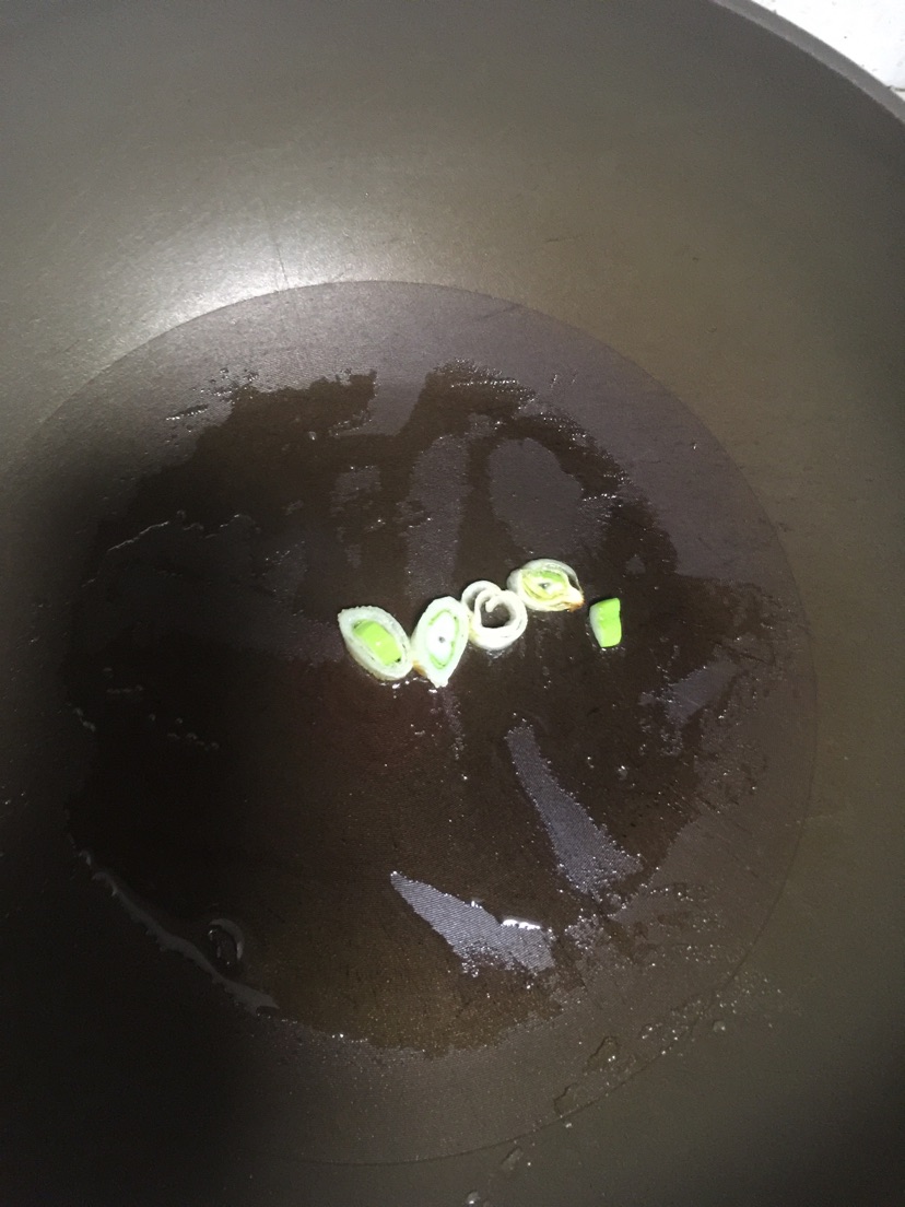 炒扁豆丝?红香肠的做法图解3