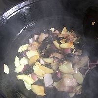 肉片炒主洋葱木耳黄瓜片的做法图解9