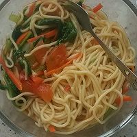 蔬菜炒面；春天补钙篇的做法图解6